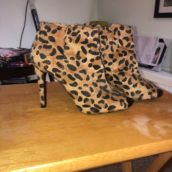 Shoes - Picture 2 of 3